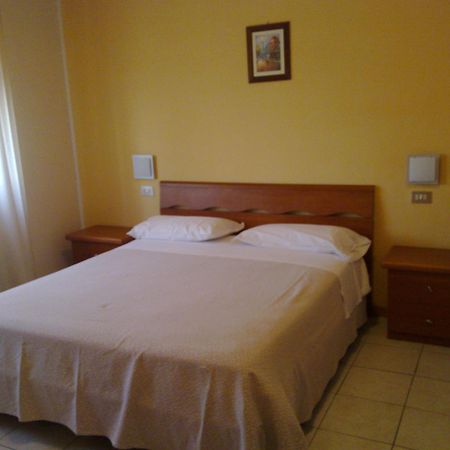 Hotel Trasimeno Bittarelli كاستيغليون ديل لاغو المظهر الخارجي الصورة