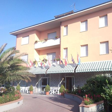 كاستيغليون ديل لاغو Hotel Trasimeno Bittarelli المظهر الخارجي الصورة