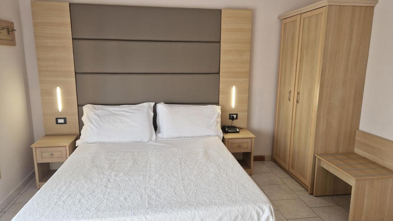 Hotel Trasimeno Bittarelli كاستيغليون ديل لاغو المظهر الخارجي الصورة